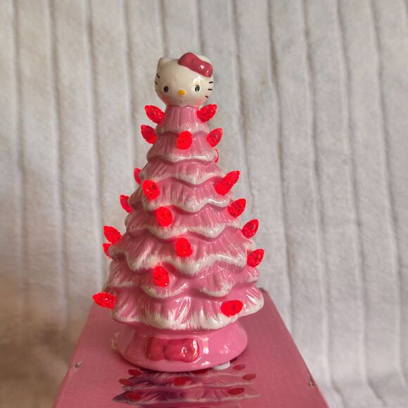 2024 Hello Kitty Pink Ceramic Xmas Tree w/ Lights – Kawaii Holiday Décor - Picture 3 of 7